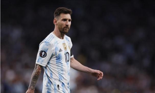 吉娃娃毛发稀疏吃什么狗粮？什么牌子的狗粮好？